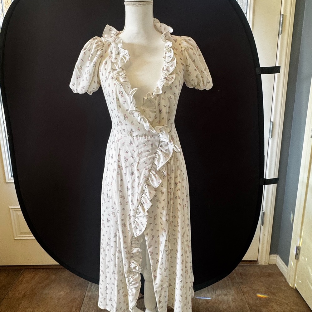 Elegant White Floral Dress Lina House of CB Small - Picture 11 of 12
